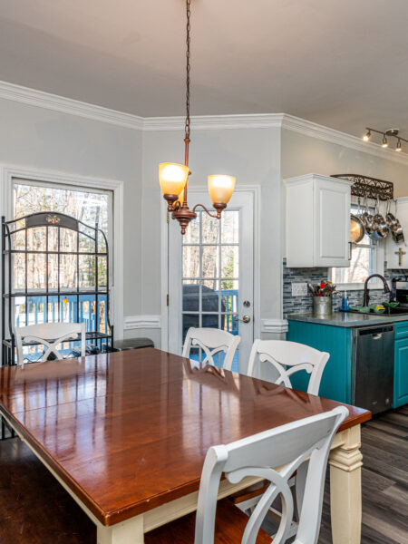 3105 Twatchman Drive - Breakfast Nook